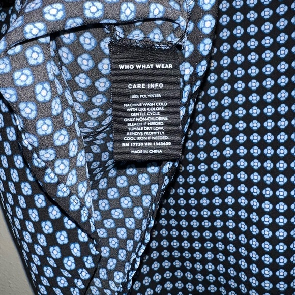 NWOT | Who What Wear | Blue High Neck Top | XXL - Picture 5 of 6